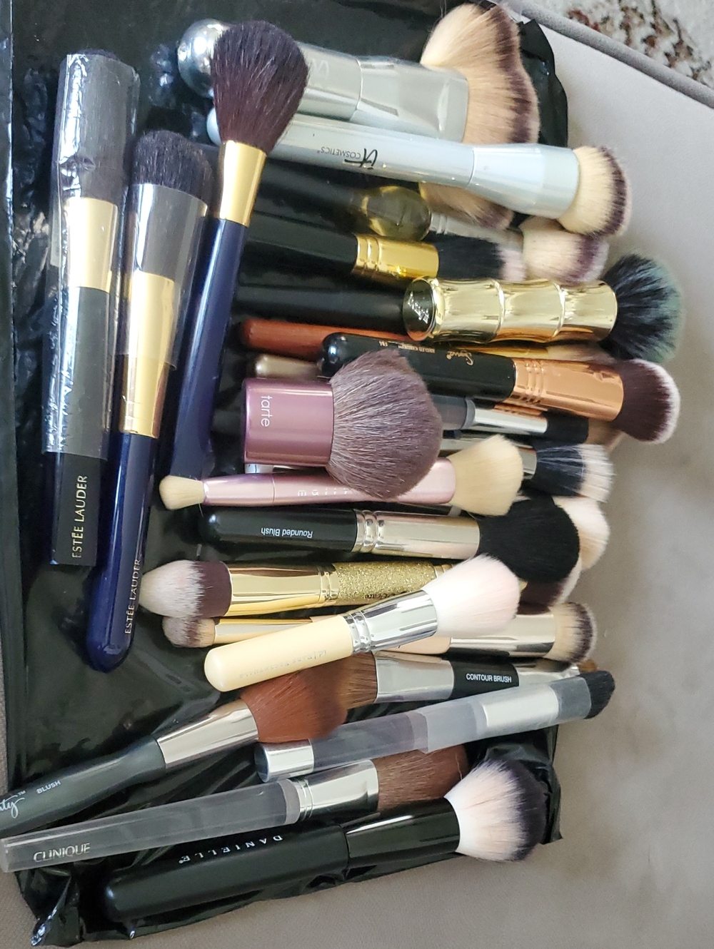 Assorted Women’s Makeup Brush Set - Black, Gold, Pink